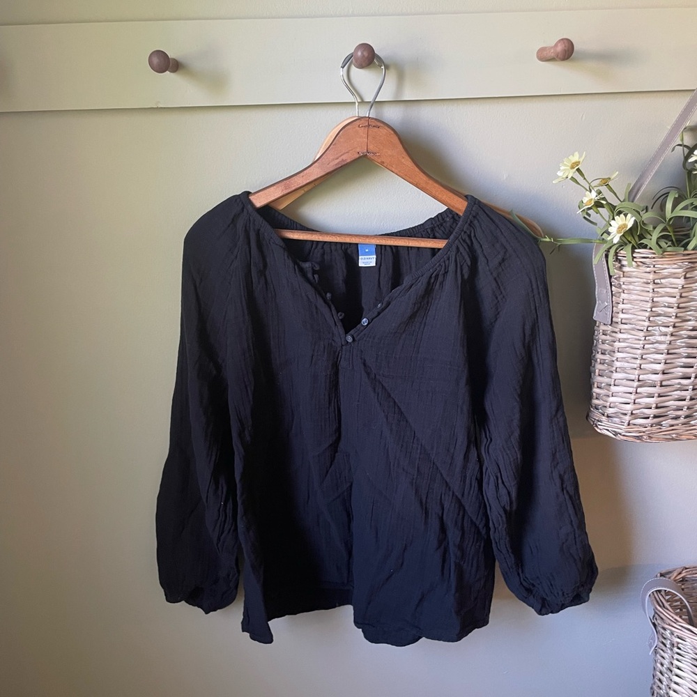 Old Navy~ Black Blouse! Great for workwear and in perfect condition.